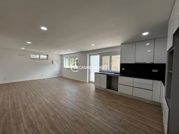 Apartamento T2 para Arrendamento em Viseu