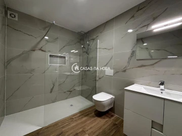 Apartamento T2 para Arrendamento em Viseu