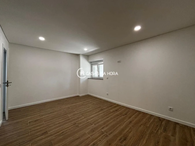 Apartamento T2 para Arrendamento em Viseu Foto 5