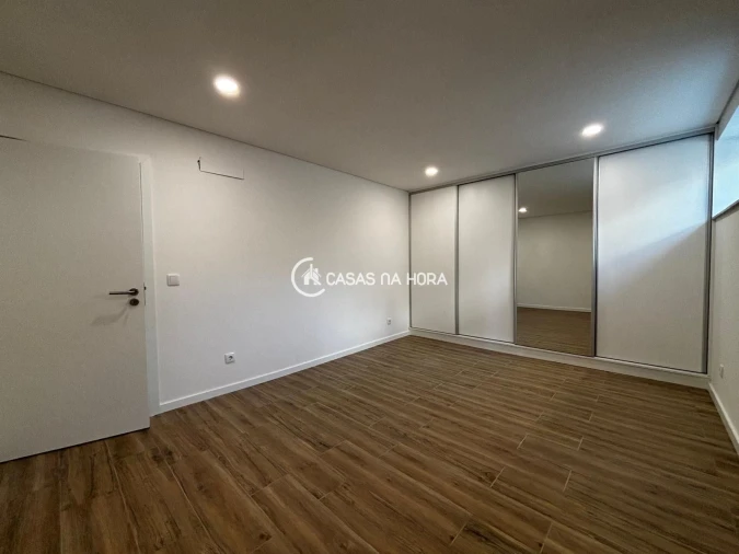 Apartamento T2 para Arrendamento em Viseu Foto 7