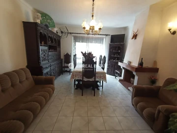 Moradia T4 para Venda em São Pedro