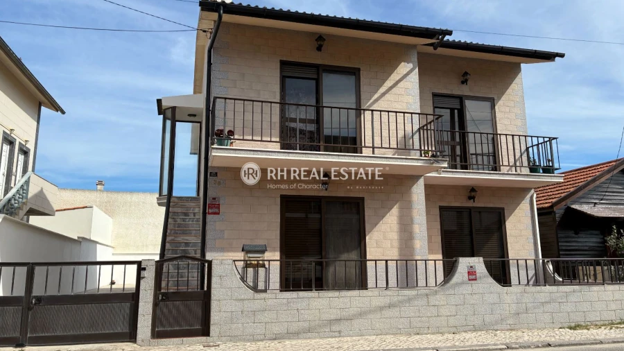 Moradia T4 para Venda em São Pedro