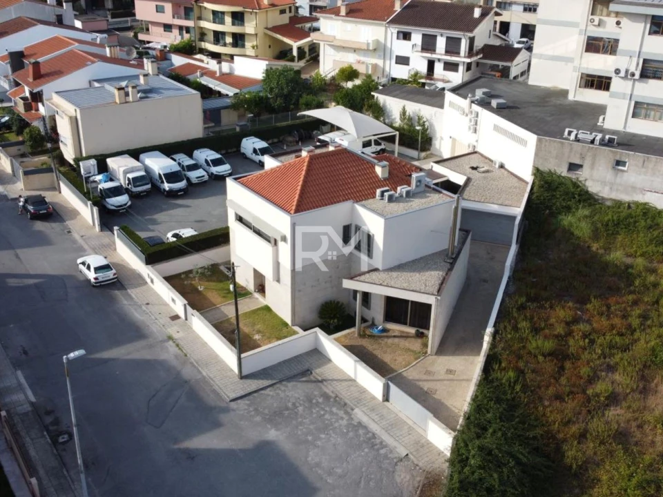Moradia T4 para Venda em Valongo Foto 25