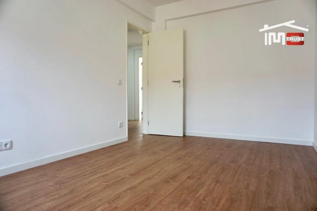Apartamento T2 para Venda em Alcochete Foto 9