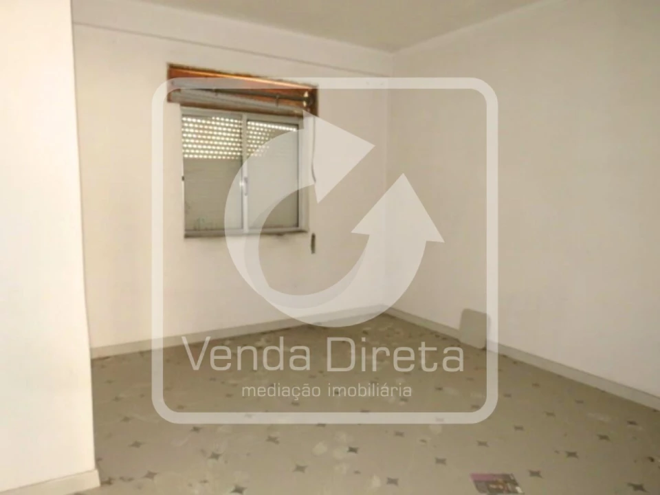 Apartamento T1 para Venda em Baixa da Banheira e Vale da Amoreira Foto 4