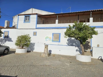 Moradia T5 para Venda em Mourão