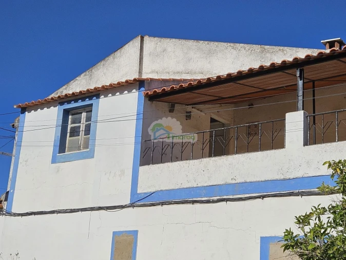 Moradia T5 para Venda em Mourão Foto 2
