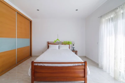 Apartamento T5 para Venda em Arrifana