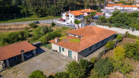 Apartamento T5 para Venda em Arrifana