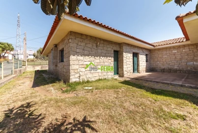 Apartamento T5 para Venda em Arrifana