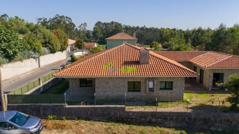 Apartamento T5 para Venda em Arrifana