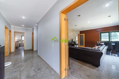 Apartamento T5 para Venda em Arrifana