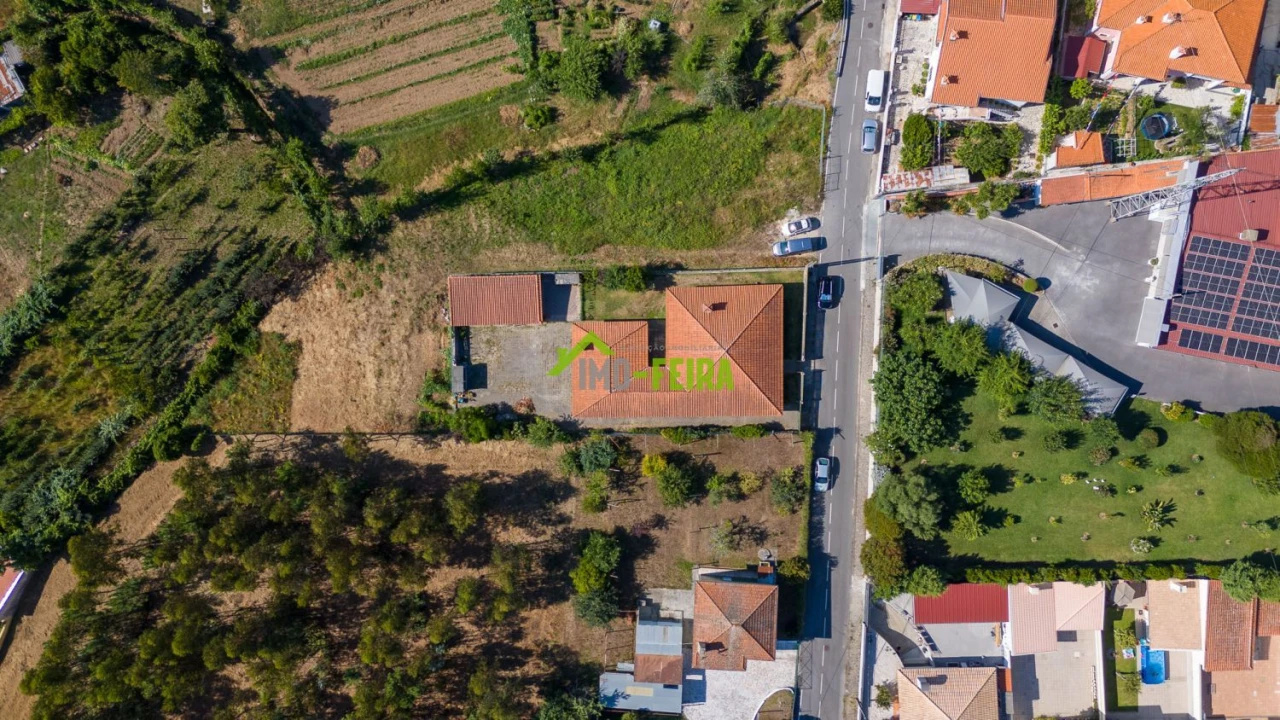 Apartamento T5 para Venda em Arrifana Foto 57
