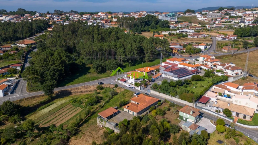 Apartamento T5 para Venda em Arrifana Foto 47