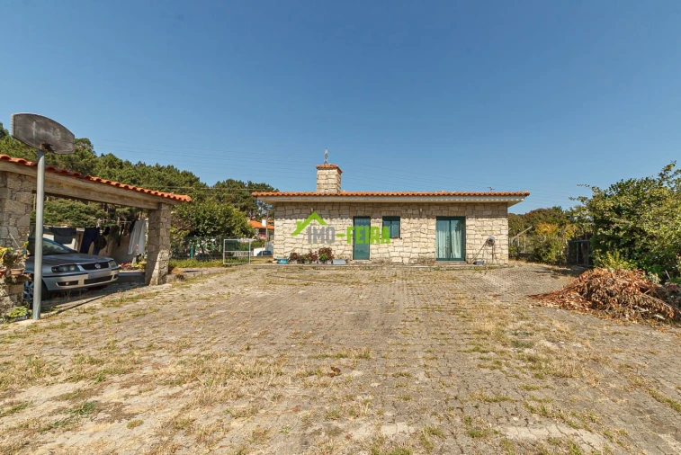 Apartamento T5 para Venda em Arrifana Foto 6