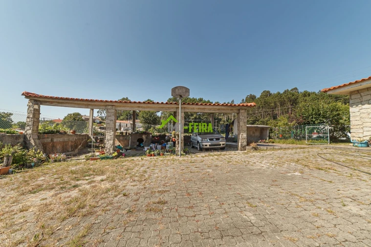 Apartamento T5 para Venda em Arrifana Foto 55