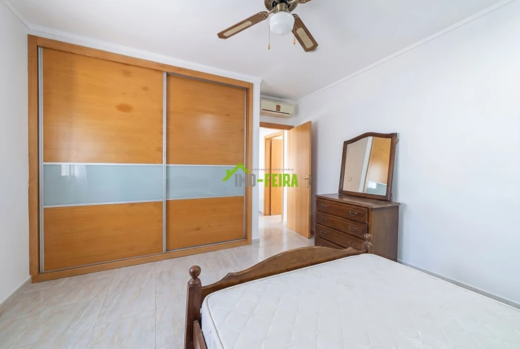 Apartamento T5 para Venda em Arrifana Foto 38