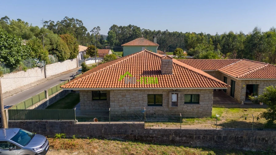 Apartamento T5 para Venda em Arrifana Foto 49
