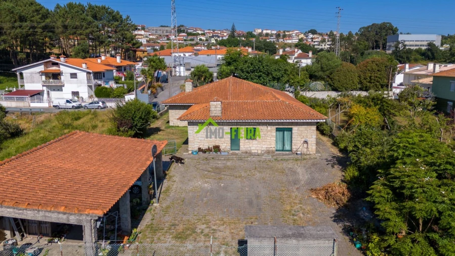 Apartamento T5 para Venda em Arrifana Foto 50