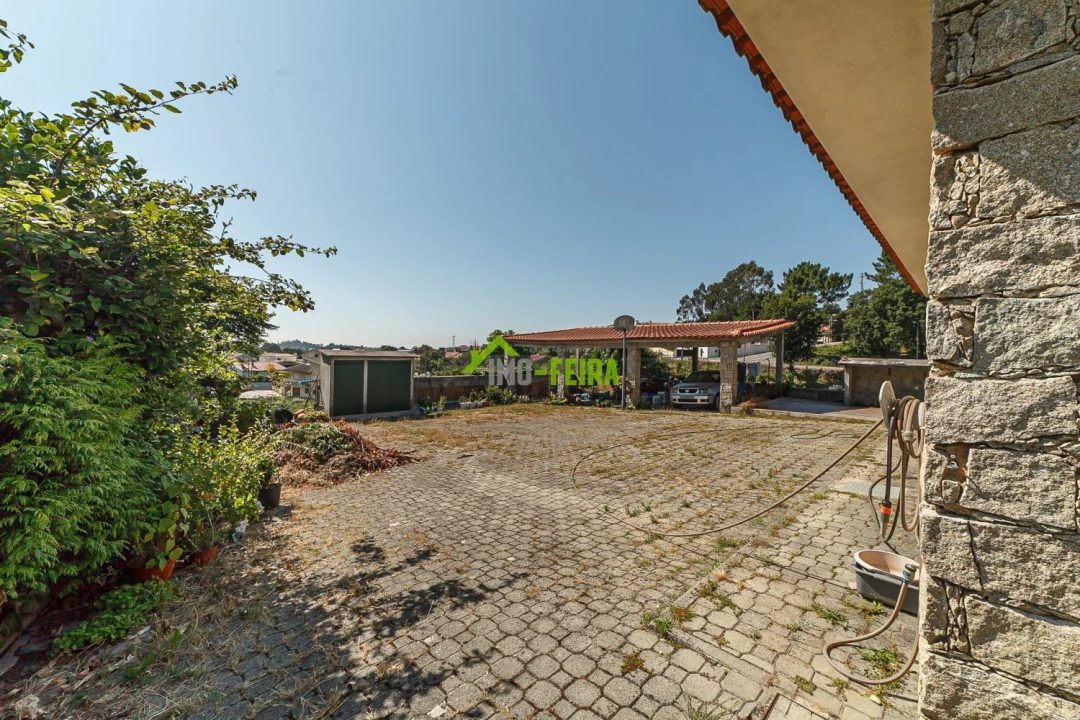 Apartamento T5 para Venda em Arrifana Foto 58