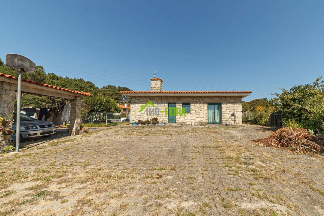 Apartamento T5 para Venda em Arrifana Foto 6