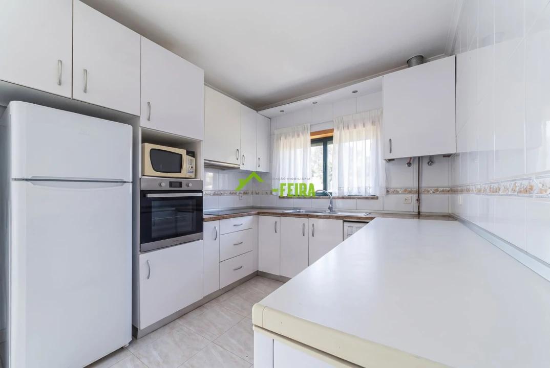 Apartamento T5 para Venda em Arrifana Foto 34