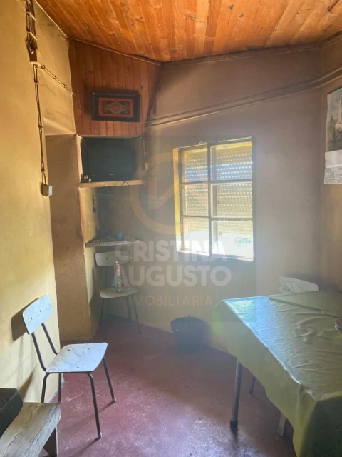 Moradia T2 para Venda em Freixial e Juncal do Campo