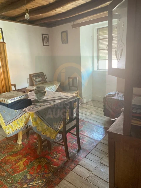 Moradia T2 para Venda em Freixial e Juncal do Campo