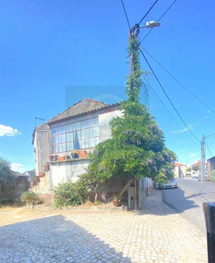 Moradia T2 para Venda em Freixial e Juncal do Campo Foto 2