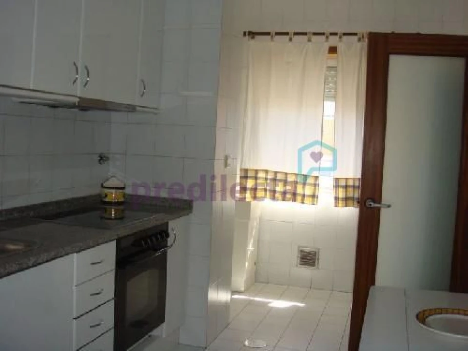 Apartamento T2 para Venda em Paranhos Foto 3