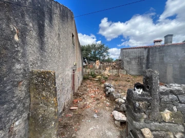 Quinta T4 para Venda em Além da Ribeira e Pedreira