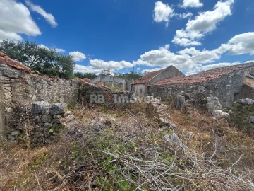 Quinta T4 para Venda em Além da Ribeira e Pedreira