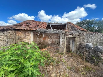Quinta T4 para Venda em Além da Ribeira e Pedreira