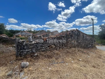 Quinta T4 para Venda em Além da Ribeira e Pedreira