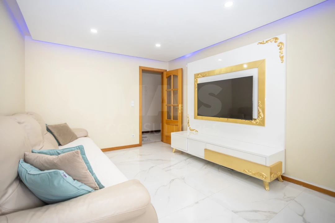 Apartamento T2 para Venda em Cacém e São Marcos Foto 1