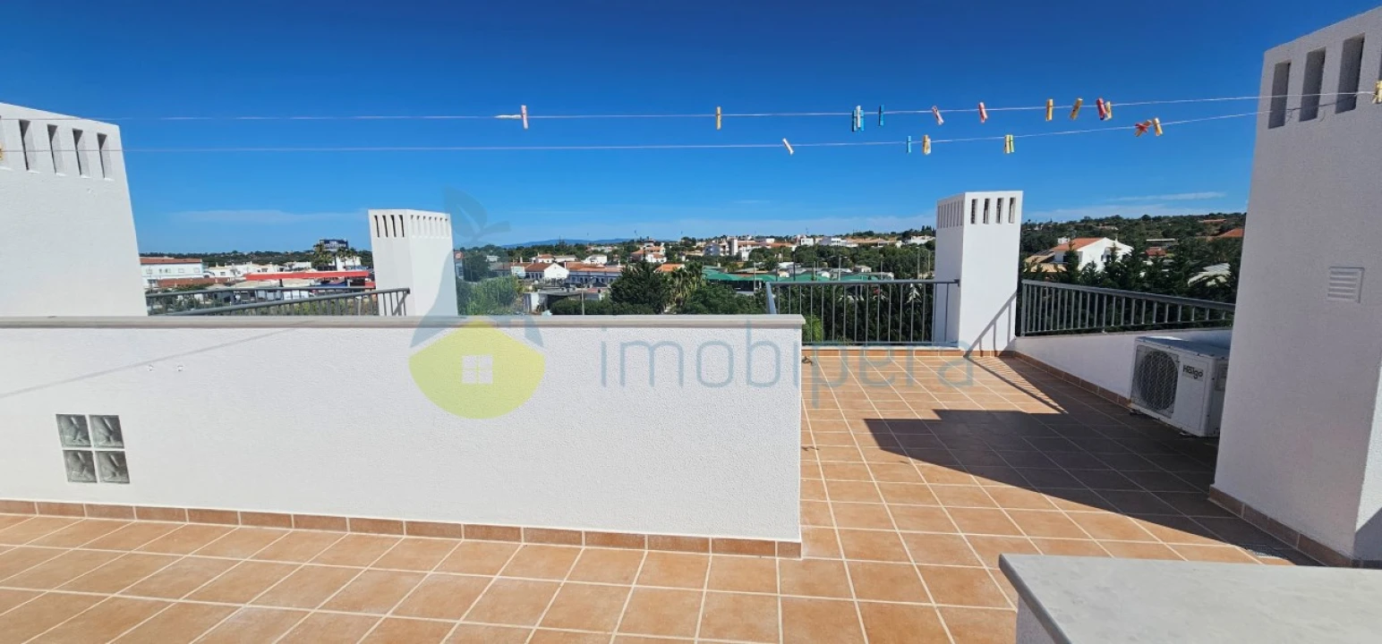 Moradia T2 para Venda em Guia Foto 28