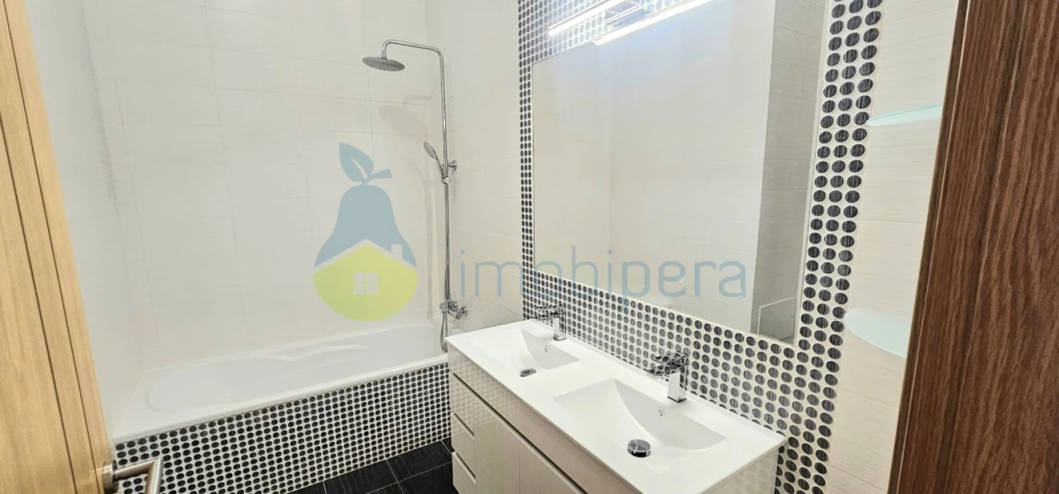 Moradia T2 para Venda em Guia Foto 15