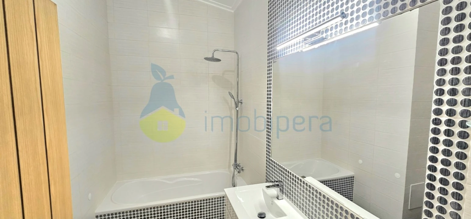 Moradia T2 para Venda em Guia Foto 18