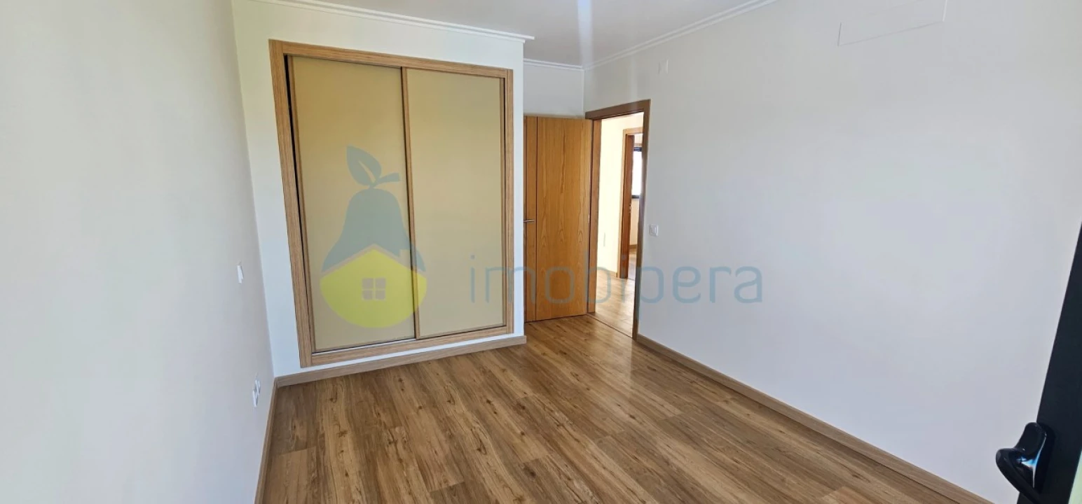 Moradia T2 para Venda em Guia Foto 20