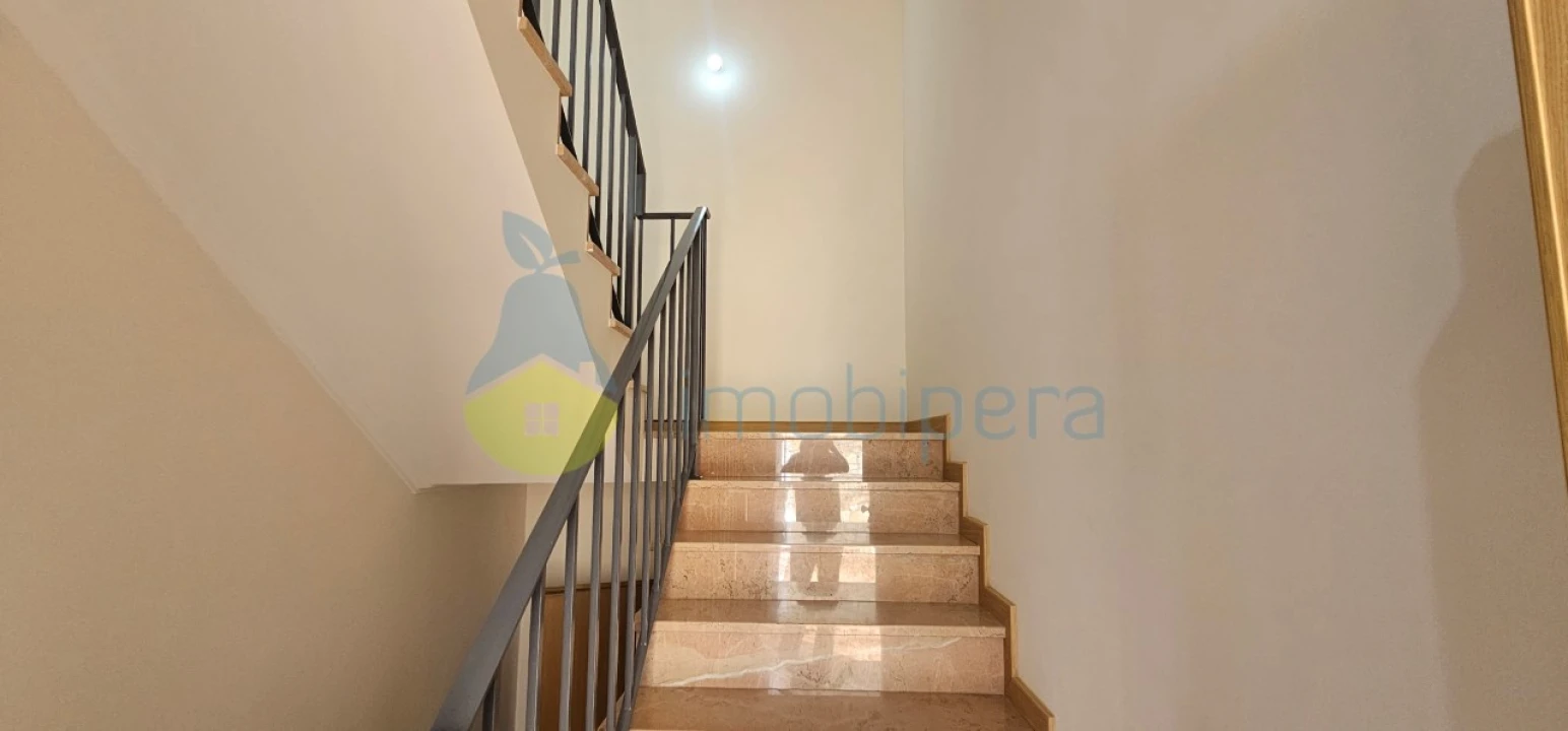 Moradia T2 para Venda em Guia Foto 12