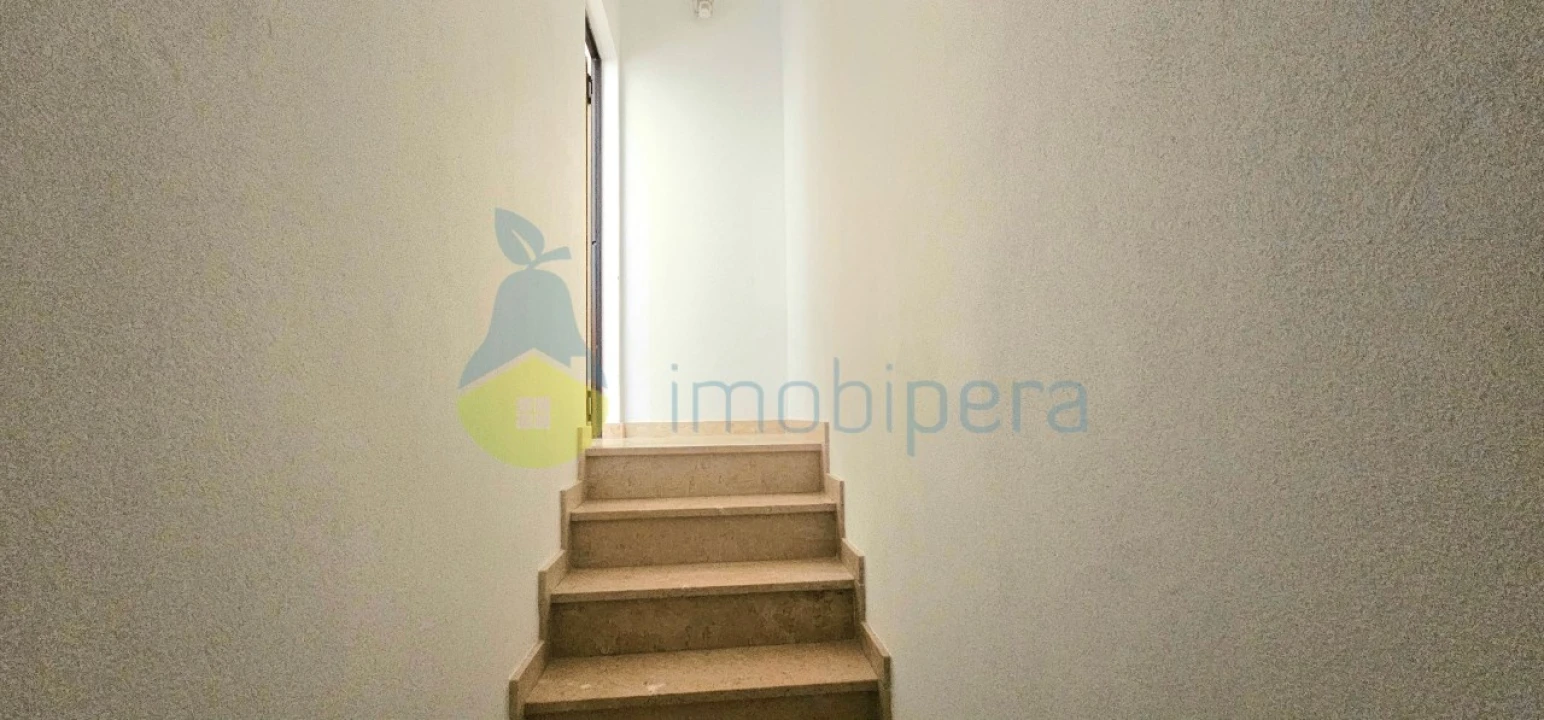 Moradia T2 para Venda em Guia Foto 27
