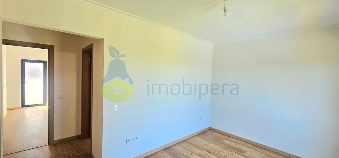Moradia T2 para Venda em Guia Foto 11