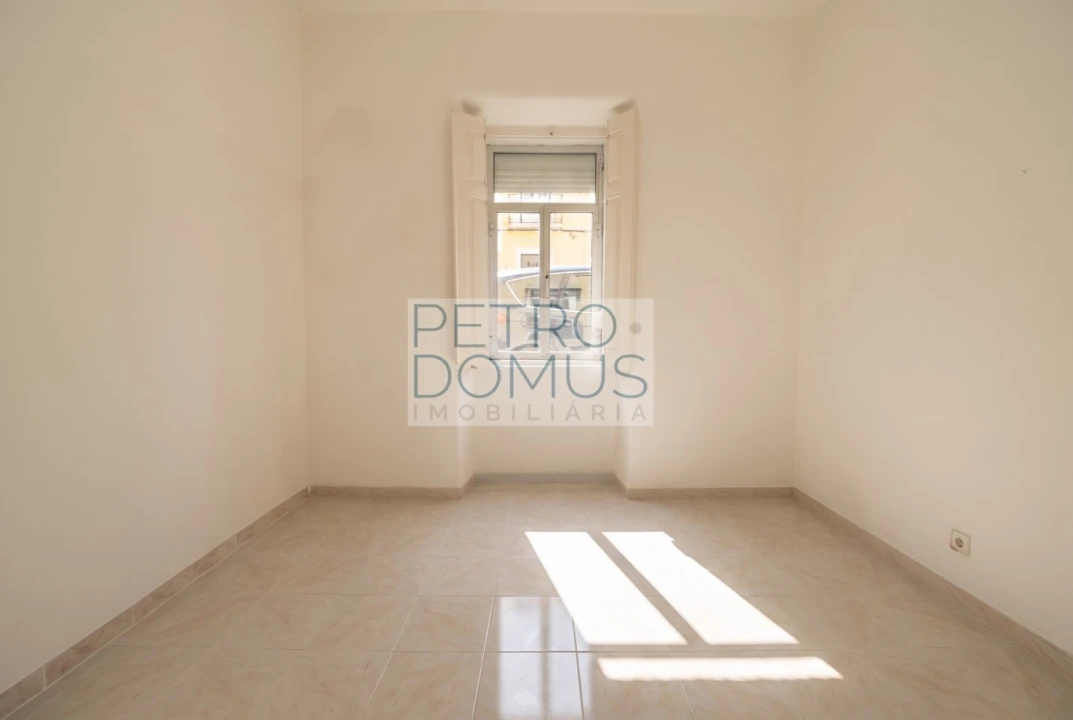 Apartamento T2 para Venda em Penha de França Foto 3