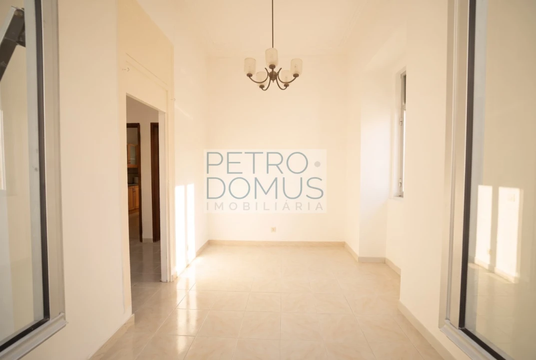Apartamento T2 para Venda em Penha de França Foto 4