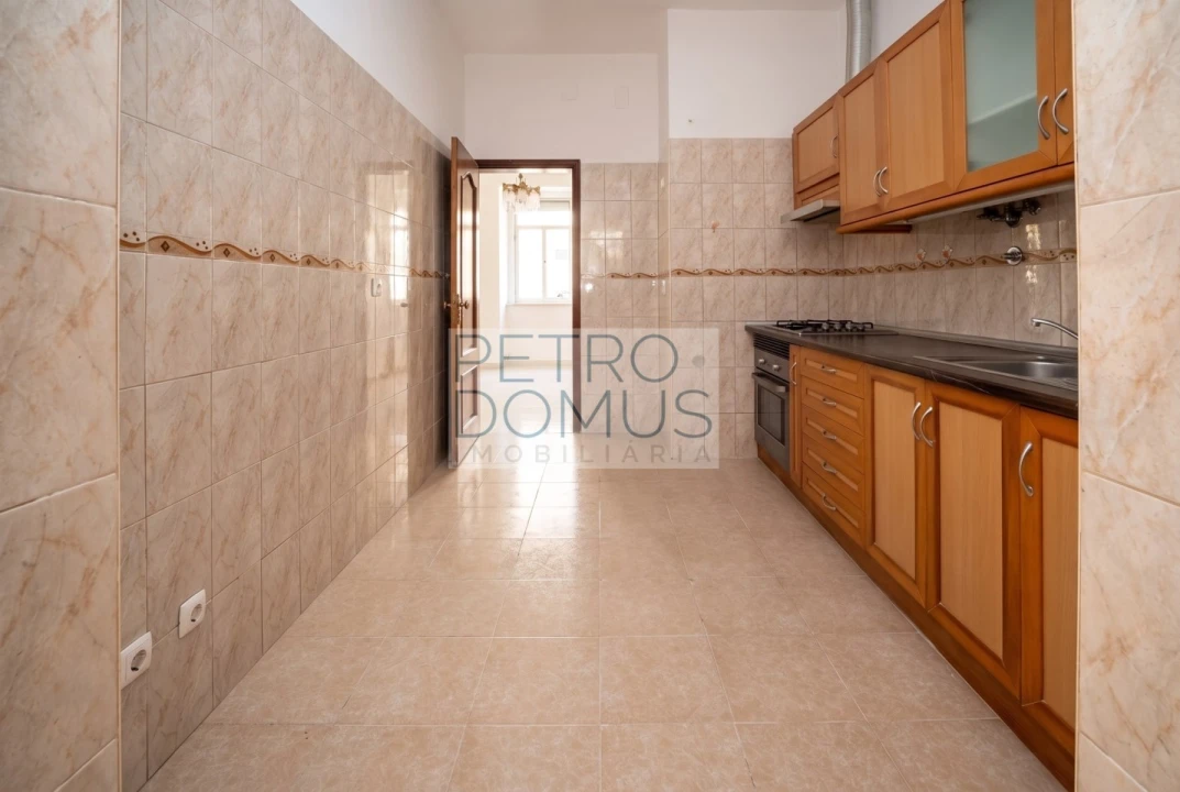 Apartamento T2 para Venda em Penha de França Foto 10