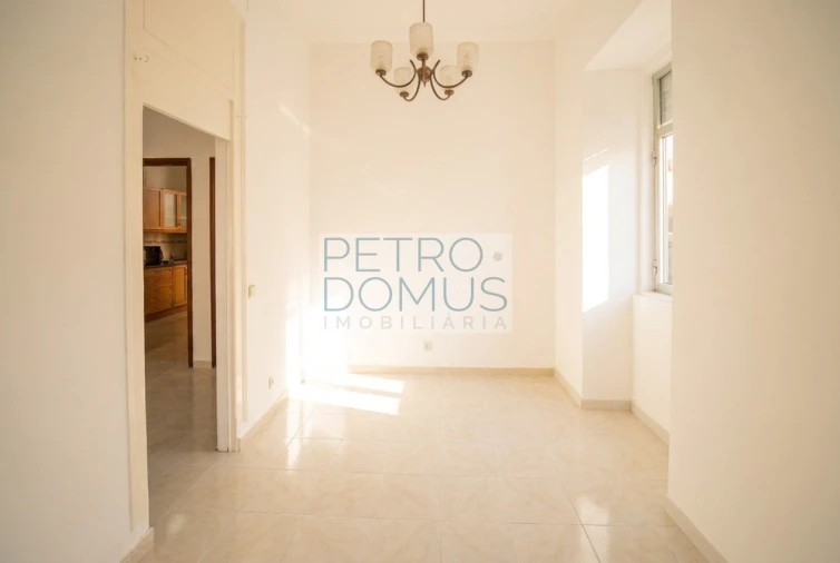Apartamento T2 para Venda em Penha de França Foto 2