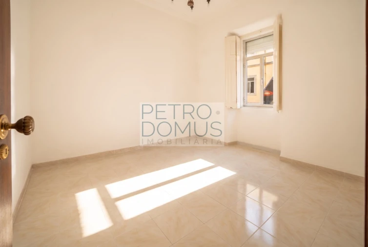 Apartamento T2 para Venda em Penha de França Foto 6