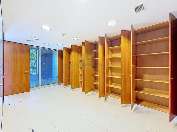 Loja para Arrendamento em Albufeira e Olhos de Água Foto 20