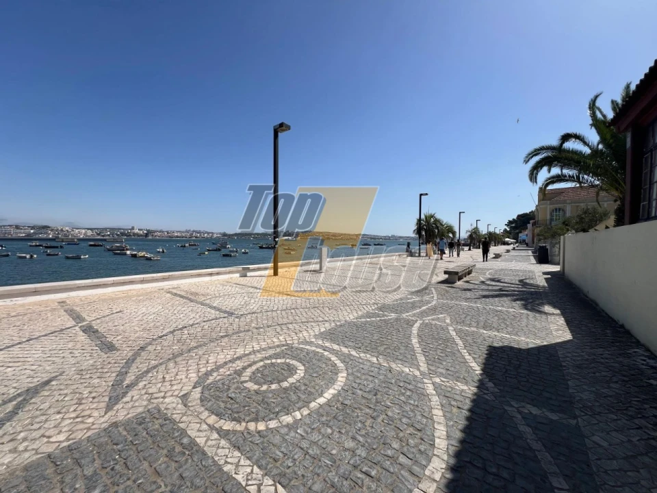 Apartamento T1 para Venda em Caparica e Trafaria Foto 13
