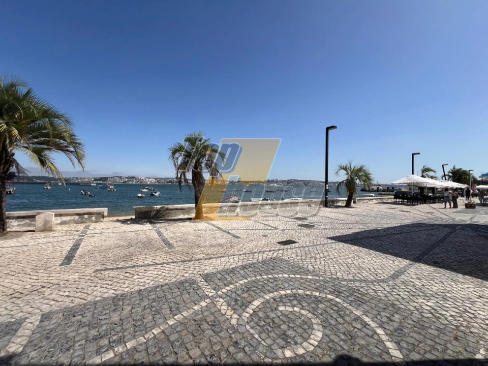 Apartamento T1 para Venda em Caparica e Trafaria Foto 15